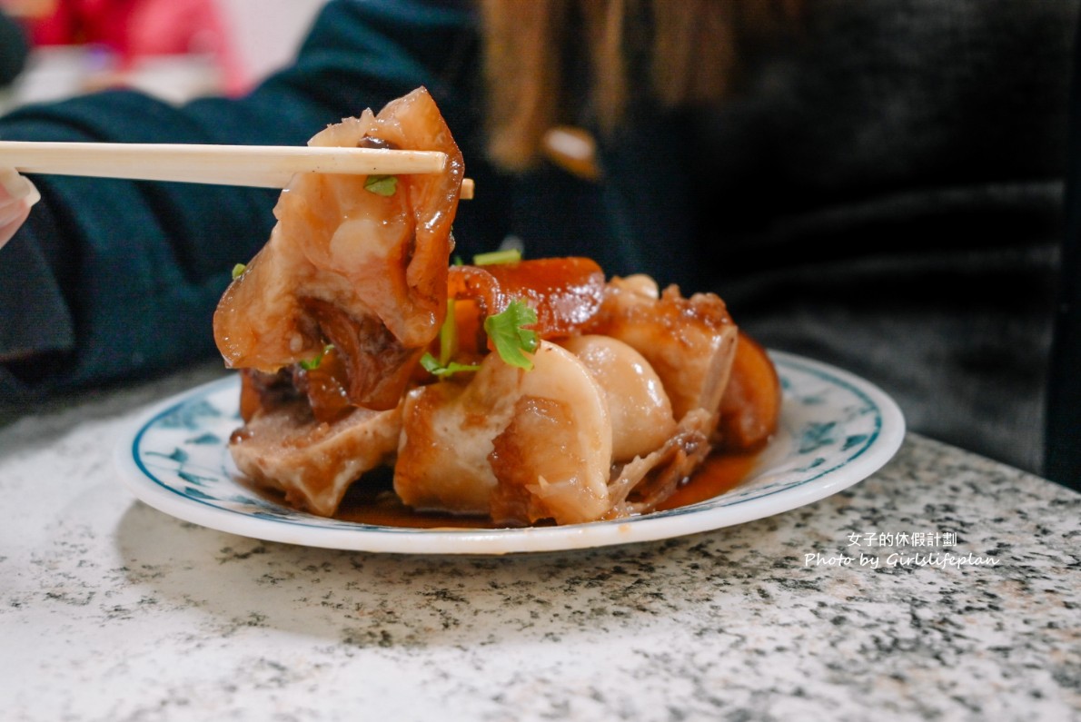 一郎土魠魚羹｜在地60多年小吃店，爌肉飯只要30元，豬腳一大盤60元(外帶) @女子的休假計劃