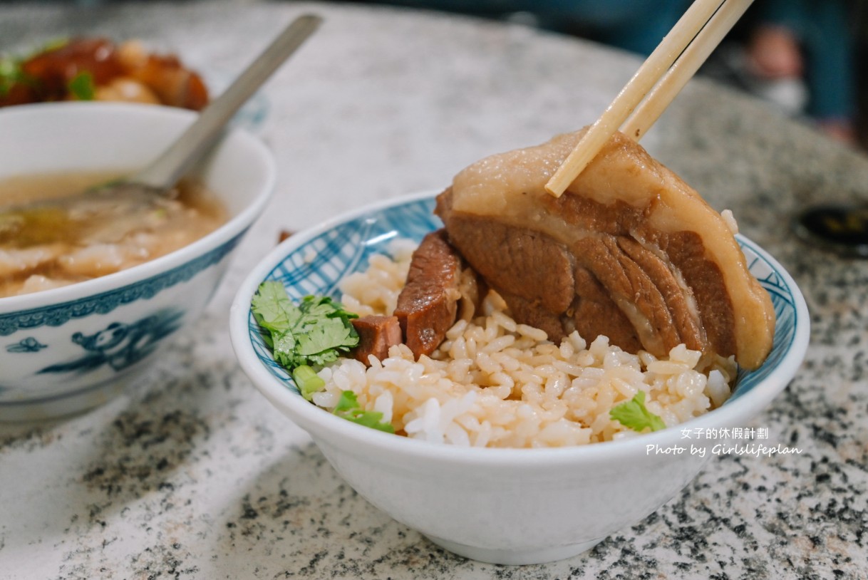 一郎土魠魚羹｜在地60多年小吃店，爌肉飯只要30元，豬腳一大盤60元(外帶) @女子的休假計劃