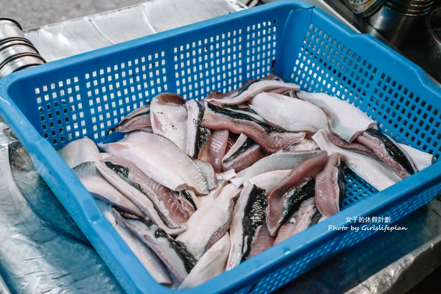 北港圓環來興草魚湯｜在地50年銅板美食(外帶) @女子的休假計劃