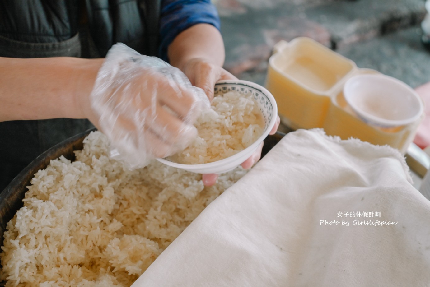 老等油飯麵線糊｜在地70年小吃只賣20元麵線糊25元油飯(外帶) @女子的休假計劃