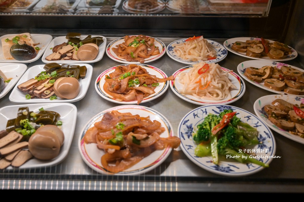 呷霸牛肉麵｜免費加湯加麵飲料豆花豆漿喝到飽(菜單) @女子的休假計劃