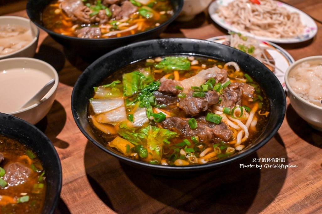 呷霸牛肉麵｜免費加湯加麵飲料豆花豆漿喝到飽(菜單) @女子的休假計劃