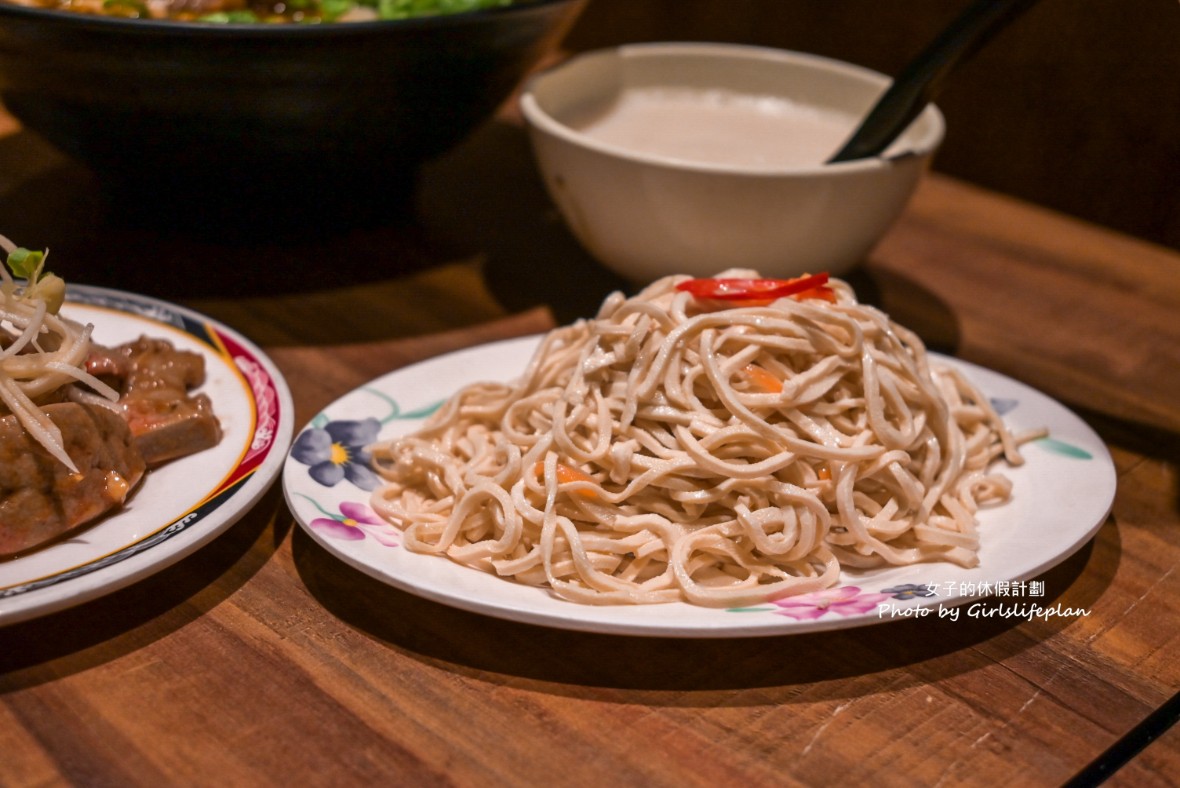呷霸牛肉麵｜呷霸牛肉麵南平店免費加湯加麵飲料豆花豆漿喝到飽(菜單) @女子的休假計劃