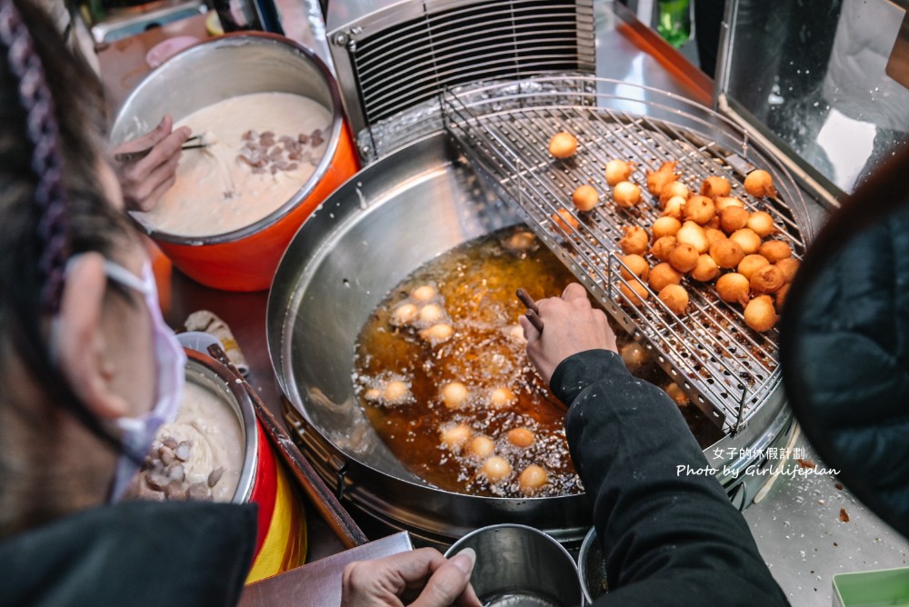 廟東菱角酥 | 豐原廟東夜市必吃超人氣排隊美食(外帶) @女子的休假計劃