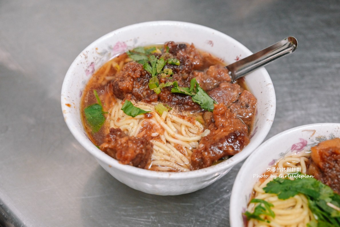 廟東清水排骨麵店｜豐原人氣排隊美食(外帶) @女子的休假計劃