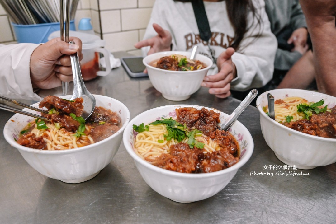 廟東清水排骨麵店｜豐原人氣排隊美食(外帶) @女子的休假計劃