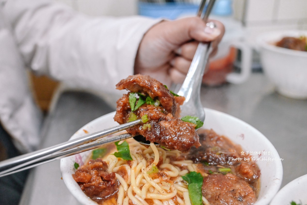 廟東清水排骨麵店｜豐原人氣排隊美食(外帶) @女子的休假計劃
