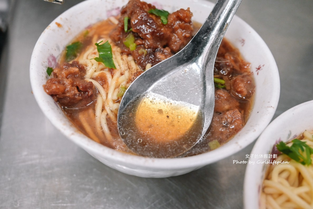 廟東清水排骨麵店｜豐原人氣排隊美食(外帶) @女子的休假計劃