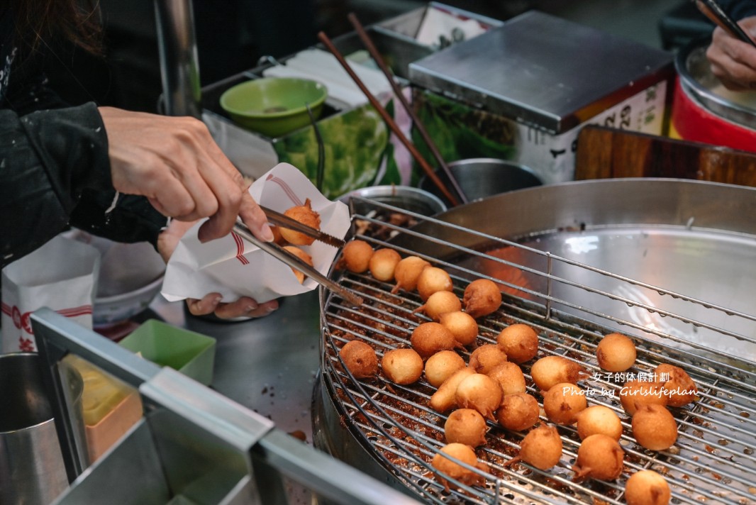 廟東菱角酥 | 豐原廟東夜市必吃超人氣排隊美食(外帶) @女子的休假計劃