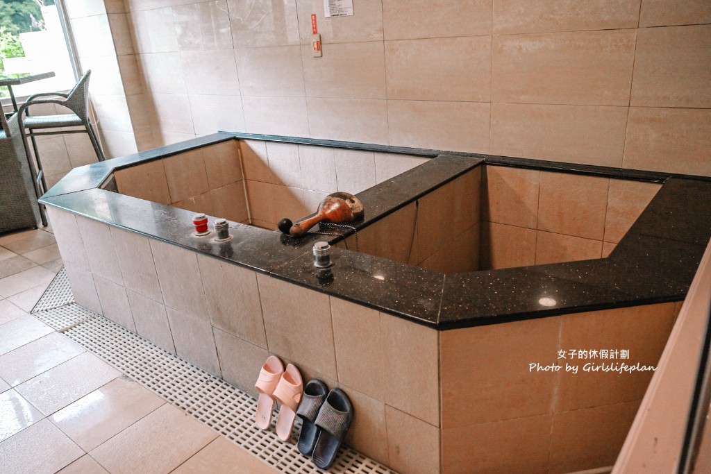 烏來水岸溫泉｜溪畔景觀冷熱超大雙浴池(交通) @女子的休假計劃