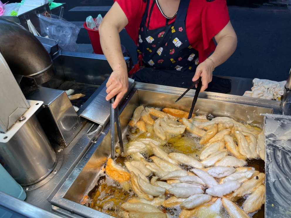 東港旗魚串｜20年在地老店旗魚黑輪串(外帶) @女子的休假計劃