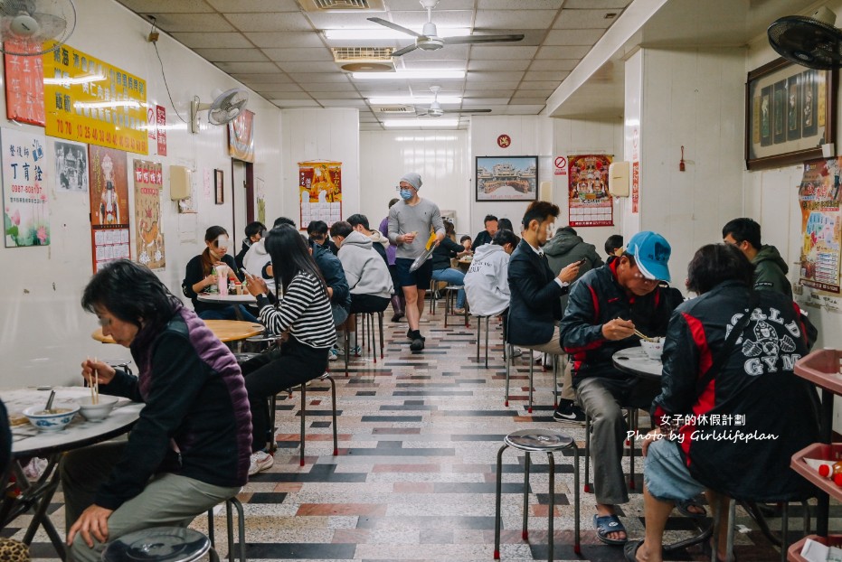 一郎土魠魚羹｜在地60多年小吃店，爌肉飯只要30元，豬腳一大盤60元(外帶) @女子的休假計劃