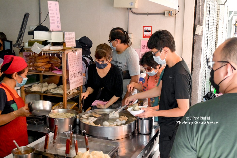 老街碗粿｜碗粿25元在地人大推古早味蛋飯必吃，湯免費喝到飽(外帶) @女子的休假計劃