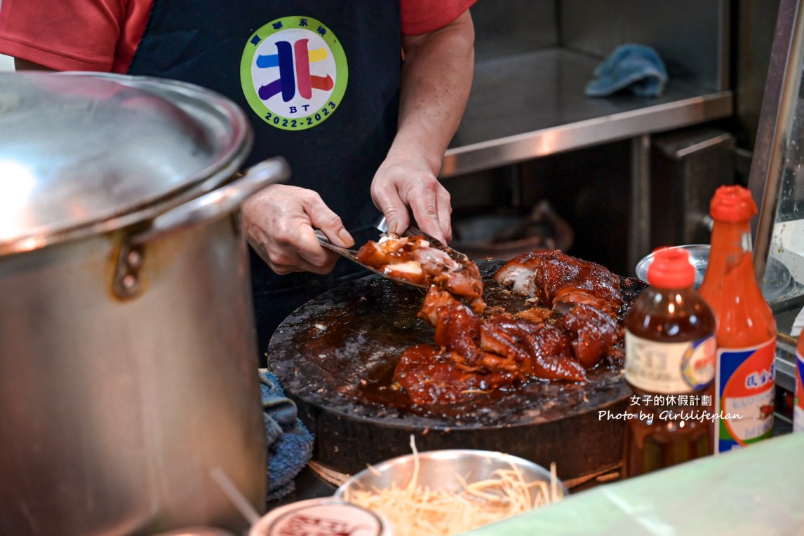 矮仔財滷肉飯｜鄉民大推神級滷肉飯，北投中繼市場美食(外帶) @女子的休假計劃