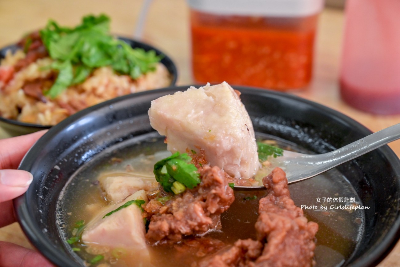 一福味麵食館｜行家都是點油飯配芋頭排骨酥湯(菜單) @女子的休假計劃