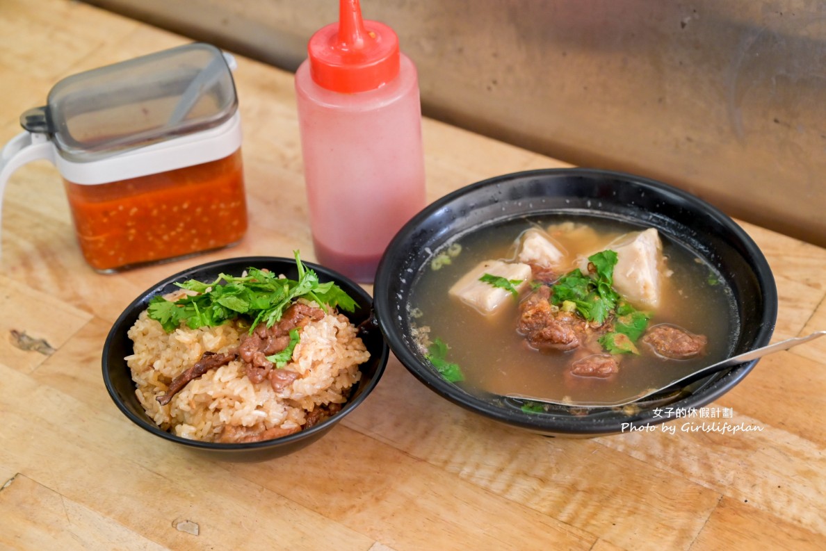 一福味麵食館｜行家都是點油飯配芋頭排骨酥湯(菜單) @女子的休假計劃