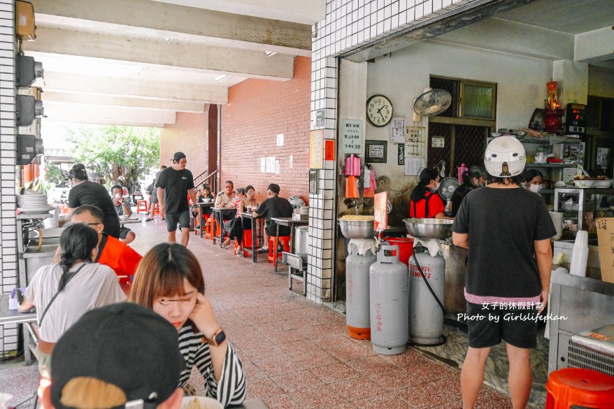 穎川水餃店｜在地人氣小吃3元水餃最熱賣(外帶) @女子的休假計劃