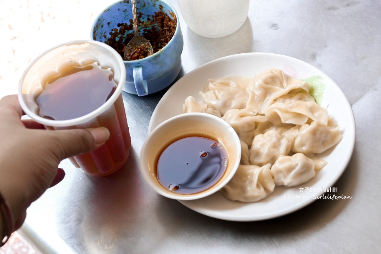 穎川水餃店｜在地人氣小吃3元水餃最熱賣(外帶) @女子的休假計劃