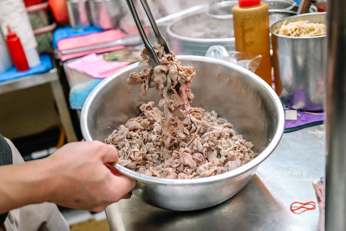 賴岡山羊肉｜人氣帶皮羊肉湯配上膠質滿滿滷肉飯有夠搭(外帶) @女子的休假計劃