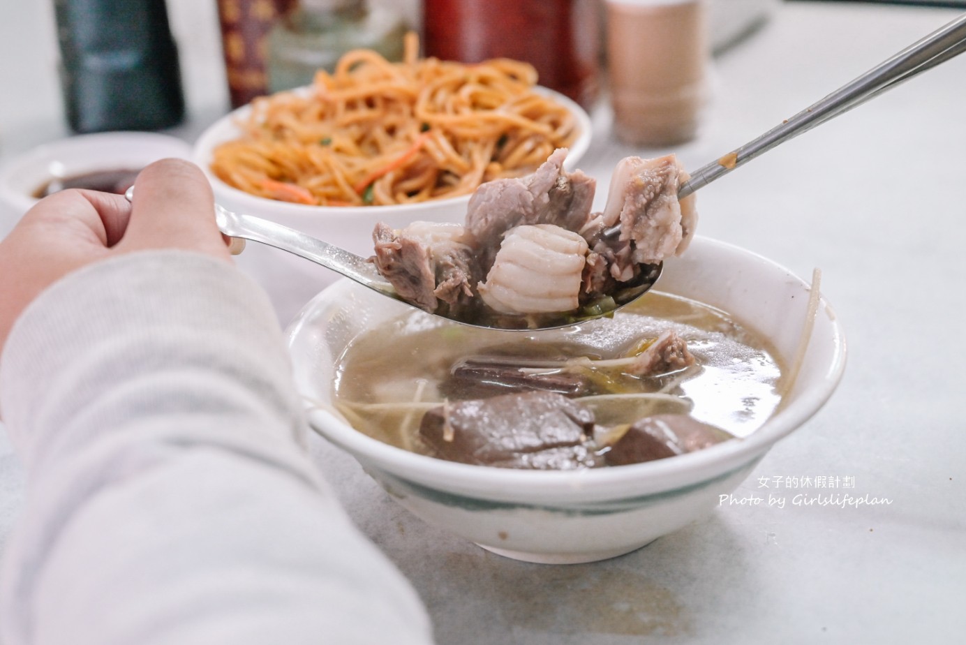 阿婆炒麵｜40年老店，在地人都點隱藏版配豬血湯(外帶) @女子的休假計劃