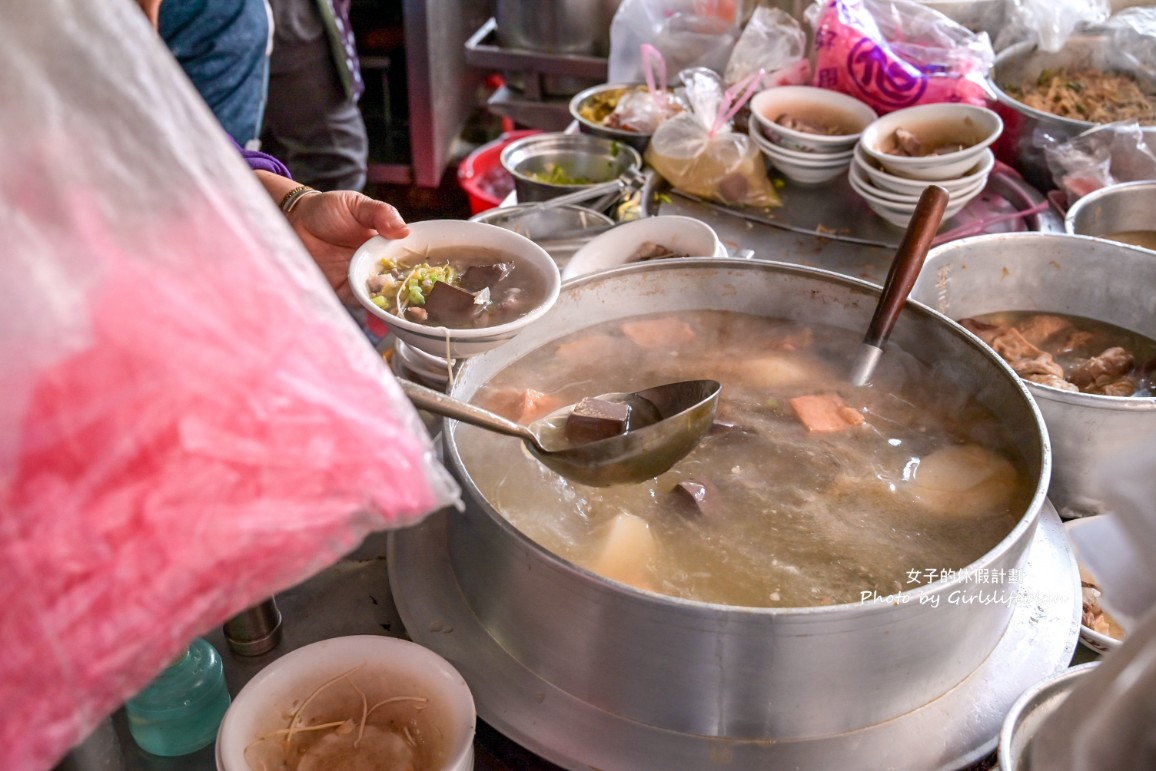 阿婆炒麵｜40年老店，在地人都點隱藏版配豬血湯(外帶) @女子的休假計劃