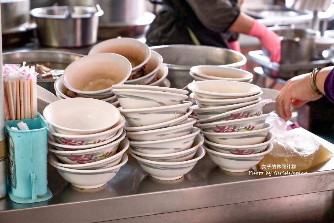 阿婆炒麵｜40年老店，在地人都點隱藏版配豬血湯(外帶) @女子的休假計劃