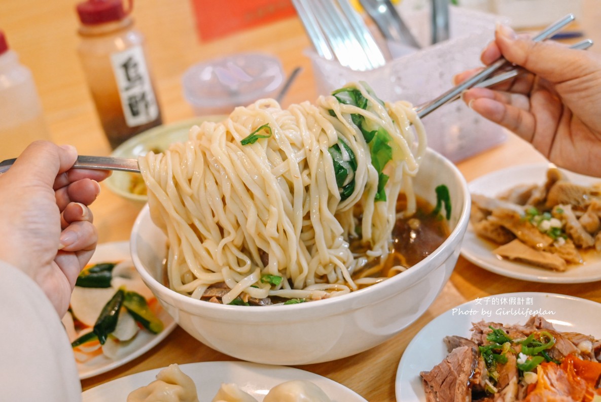 阿郎牛肉麵｜70元牛肉麵大碗很夠兩人吃(菜單) @女子的休假計劃