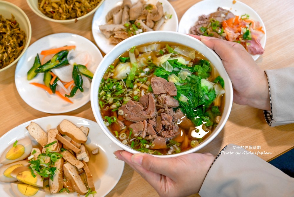 阿郎牛肉麵｜70元牛肉麵大碗很夠兩人吃(菜單) @女子的休假計劃