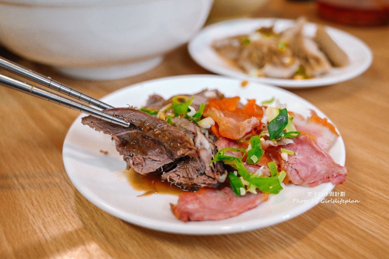 阿郎牛肉麵｜70元牛肉麵大碗很夠兩人吃(菜單) @女子的休假計劃