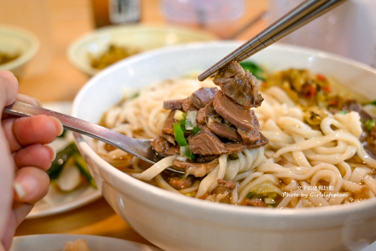 阿郎牛肉麵｜70元牛肉麵大碗很夠兩人吃(菜單) @女子的休假計劃