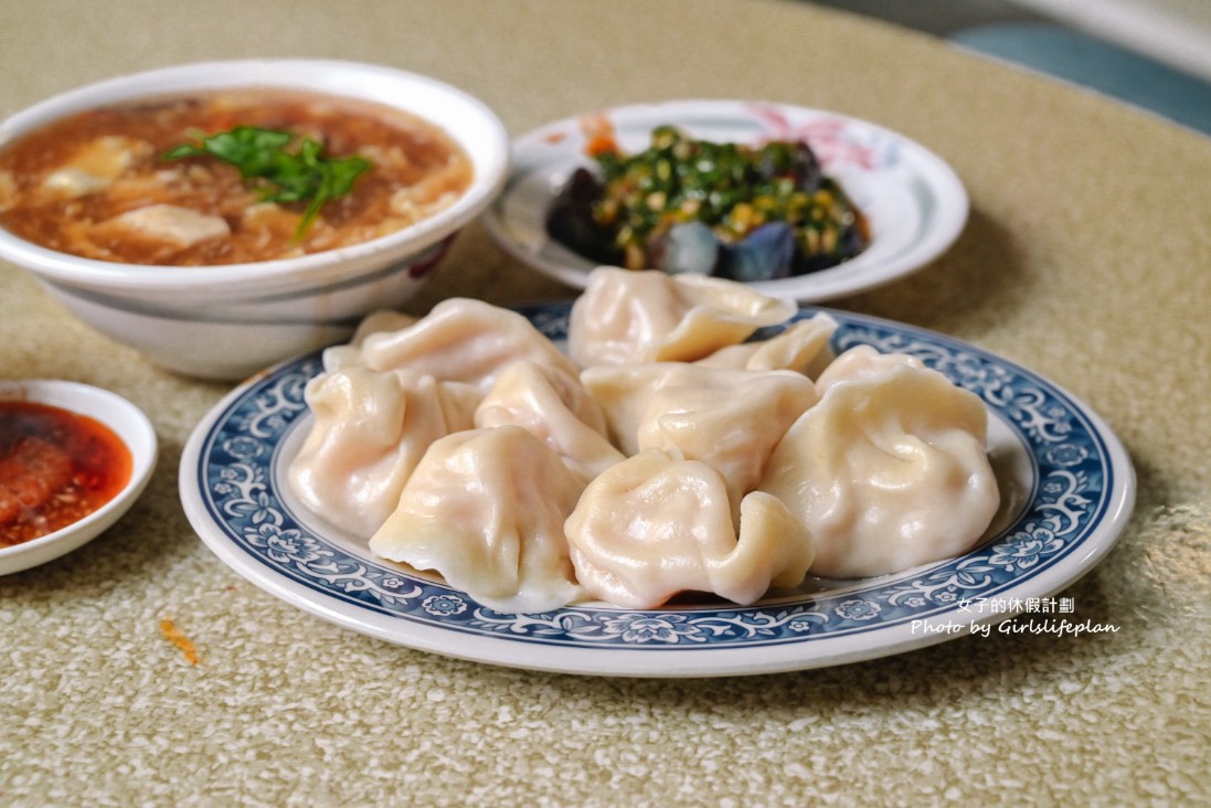 盛東餃子館｜在地近50年老字號水餃店，生意爆好假日不接受加點(外帶) @女子的休假計劃