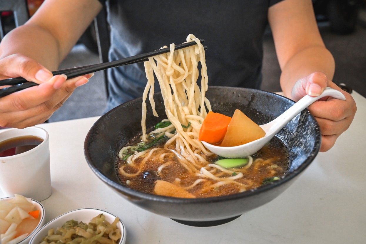 清一色牛肉麵興大店｜台中吃到飽，加湯加麵免費吃到飽(菜單) @女子的休假計劃