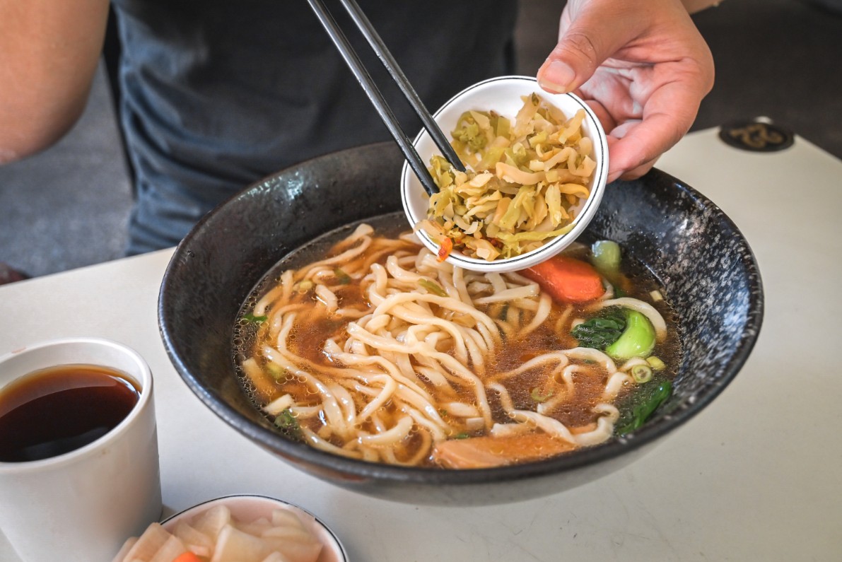 清一色牛肉麵興大店｜台中吃到飽，加湯加麵免費吃到飽(菜單) @女子的休假計劃