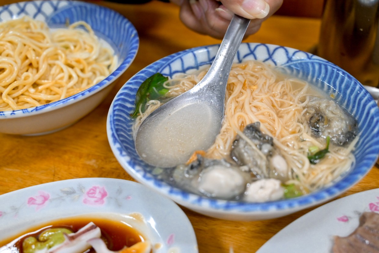 營養蚵仔｜北投中繼市場人氣排隊美食，大推蚵仔新鮮又大顆(外帶) @女子的休假計劃