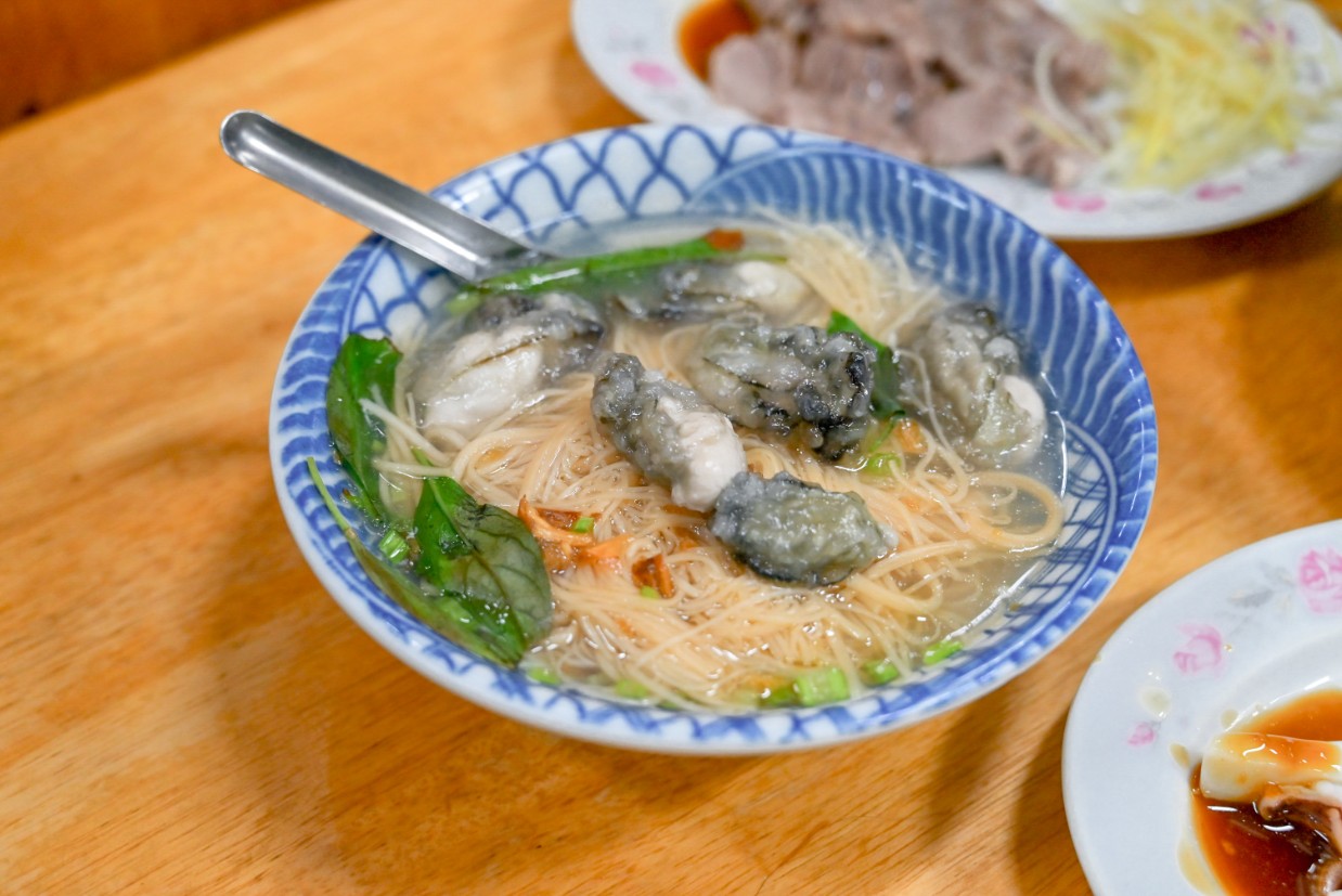 營養蚵仔｜北投中繼市場人氣排隊美食，大推蚵仔新鮮又大顆(外帶) @女子的休假計劃