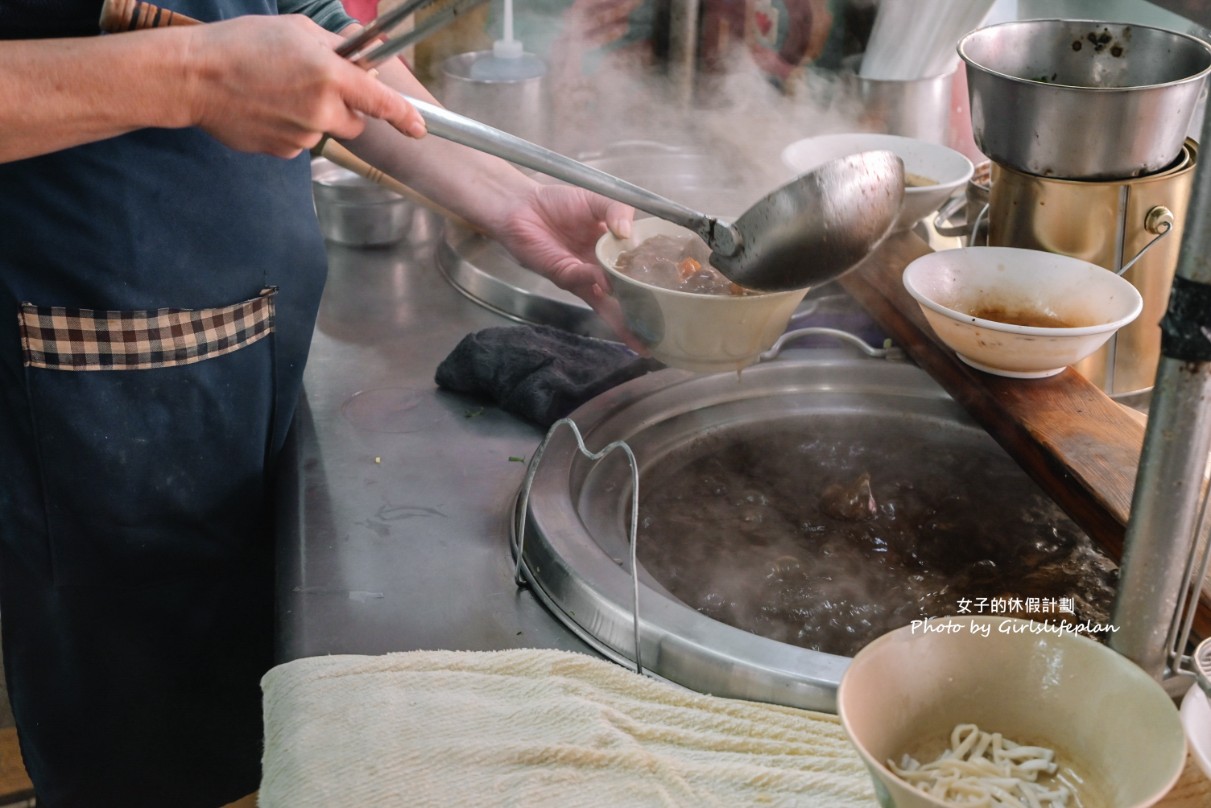 小吳牛肉麵｜24小時營業100元牛肉麵店可免費加湯(外帶) @女子的休假計劃