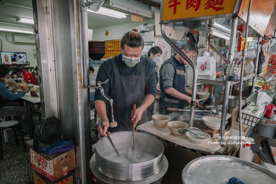 小吳牛肉麵｜24小時營業100元牛肉麵店可免費加湯(外帶) @女子的休假計劃