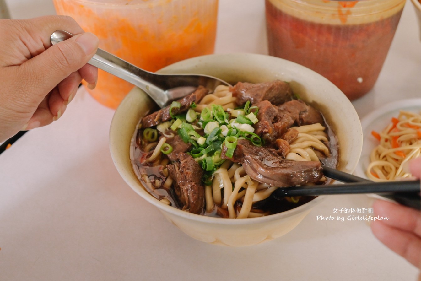 小吳牛肉麵｜24小時營業100元牛肉麵店可免費加湯(外帶) @女子的休假計劃