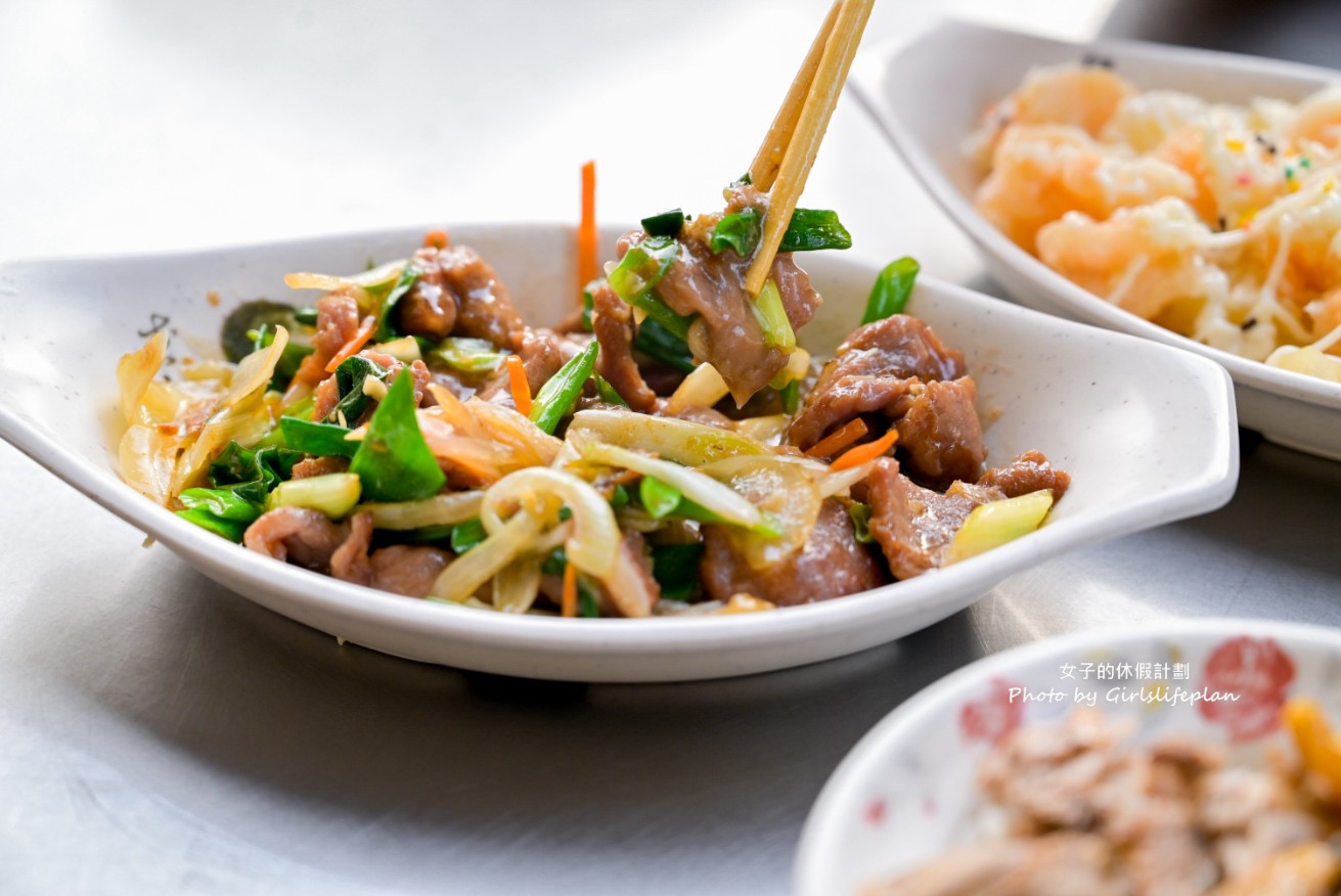 太平原味鴨肉飯｜在地人氣美食鴨肉飯20元，蔥爆牛肉90元(外帶) @女子的休假計劃