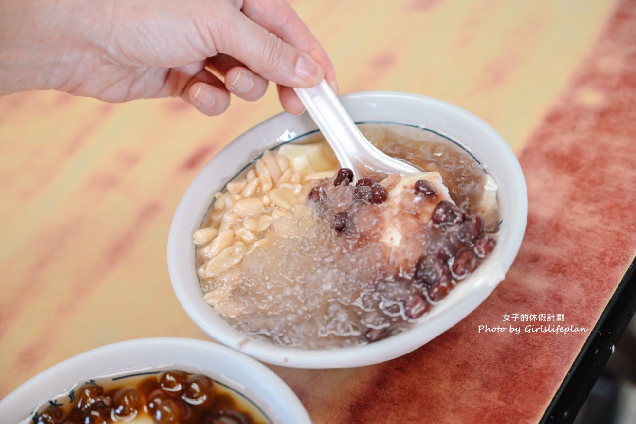 山泉水手工豆花店｜連在地人都大推超山泉水配料豆花(外帶) @女子的休假計劃