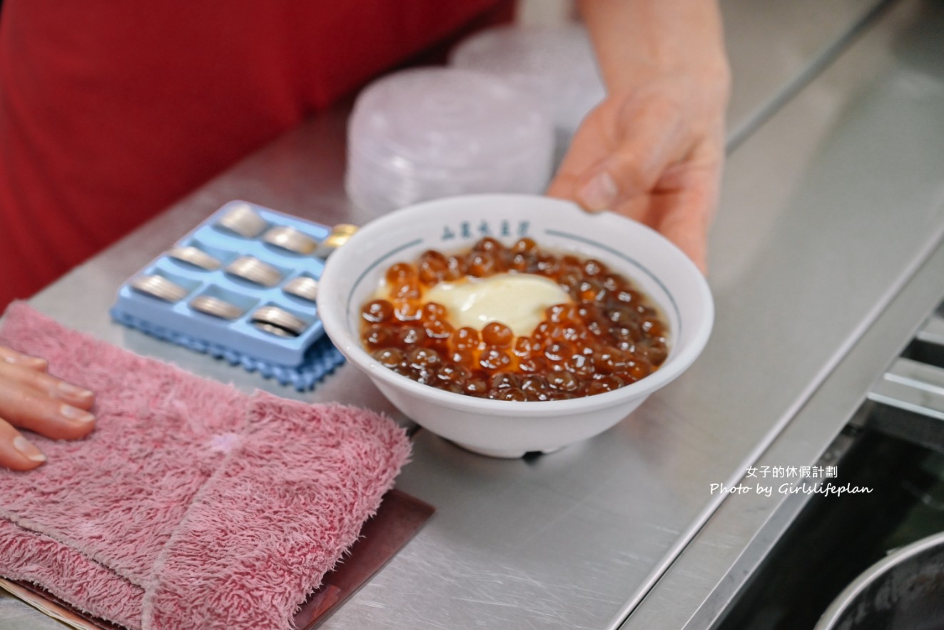 山泉水手工豆花店｜連在地人都大推超山泉水配料豆花(外帶) @女子的休假計劃