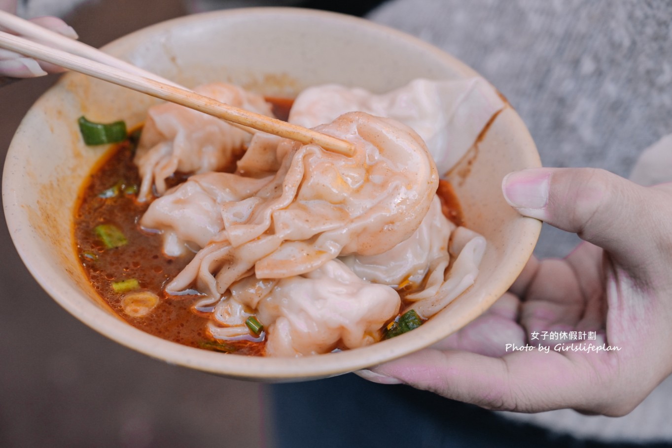 江家餛飩｜巨無霸餛飩包進一整尾鮮蝦很真材實料(菜單) @女子的休假計劃