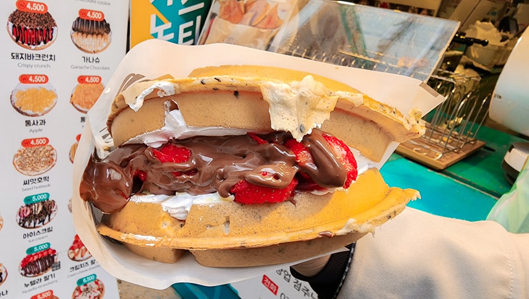 【釜山美食】Waffle Khan，와플칸，南浦洞美食商圈內超人氣鬆餅(外帶) @女子的休假計劃