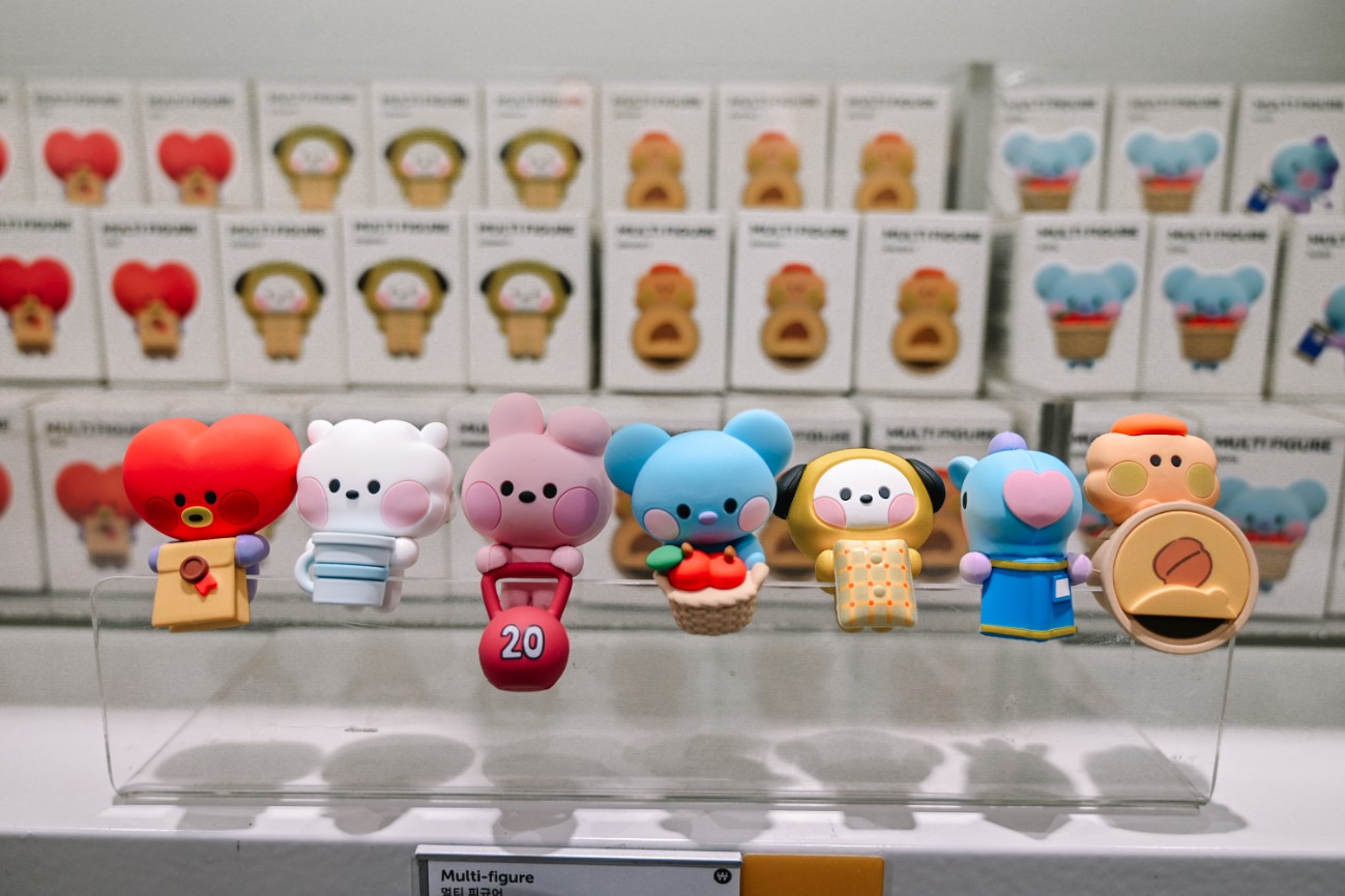 【首爾景點】Line Friends 弘大，宇宙明星BT21週邊商品/首爾雨天備案 @女子的休假計劃