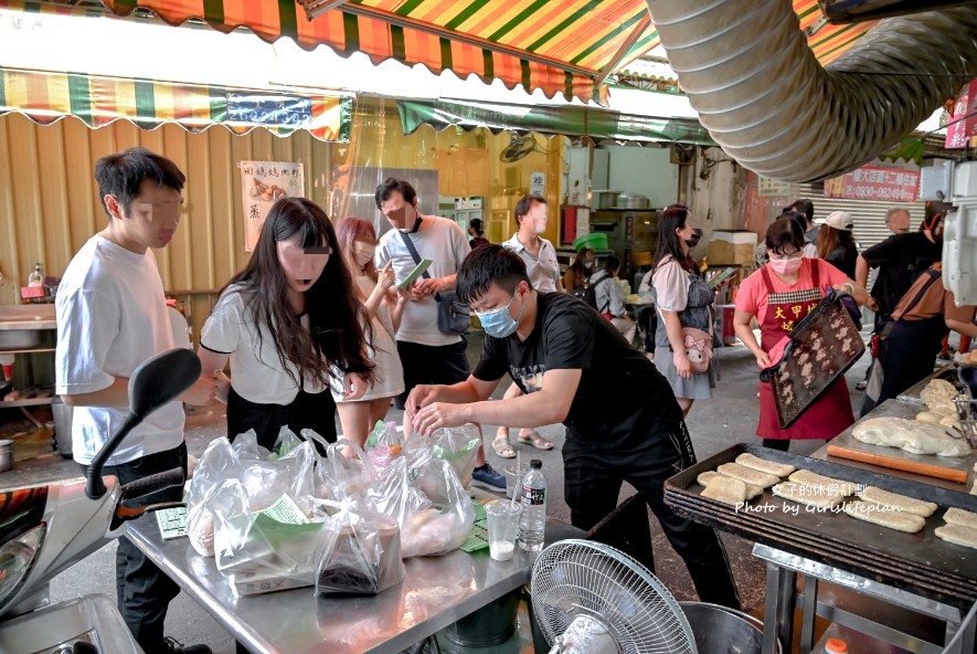 大甲城燒餅｜要拿號碼牌人氣燒餅店(外帶) @女子的休假計劃