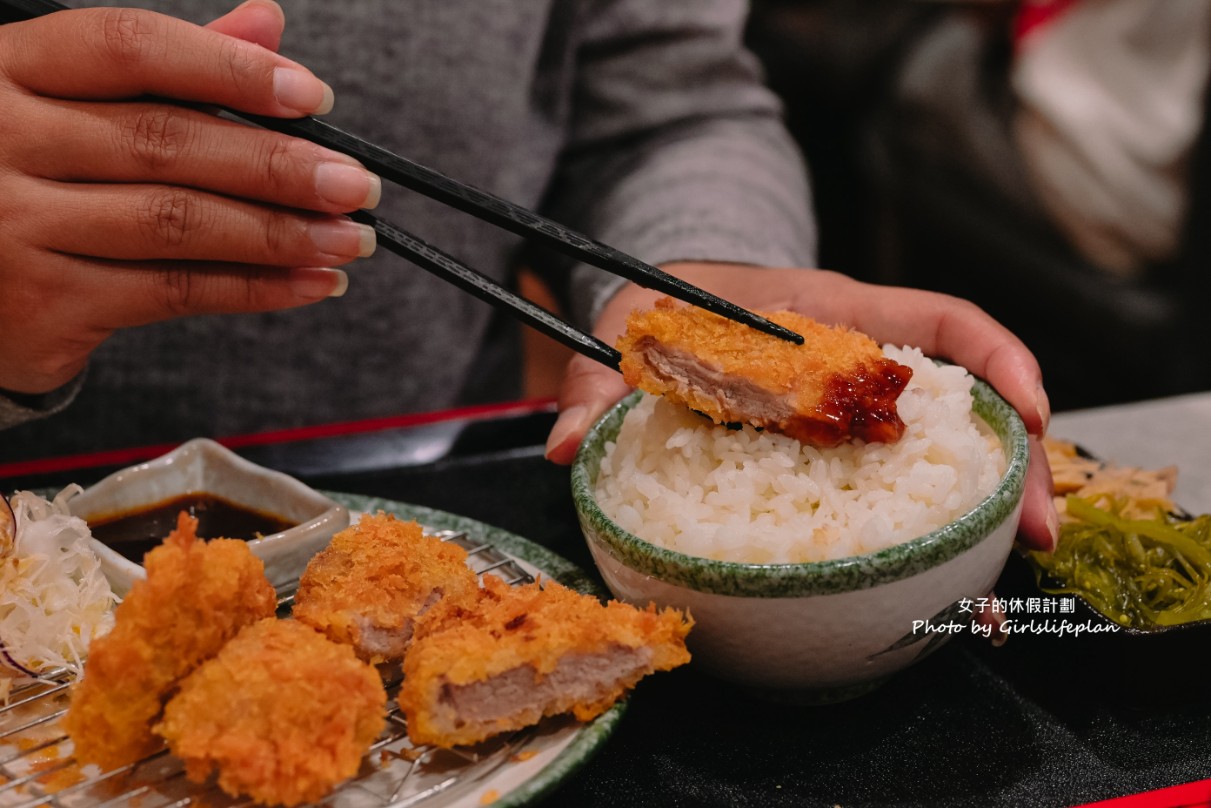 築本屋 | 日式炸豬排定食，內用白飯高麗菜絲吃到飽(外帶) @女子的休假計劃