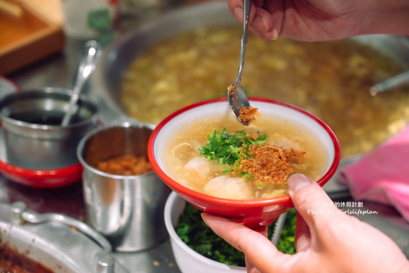 新豪記｜超人氣魯肉飯，免費加魯汁還可以免費加湯(外帶) @女子的休假計劃