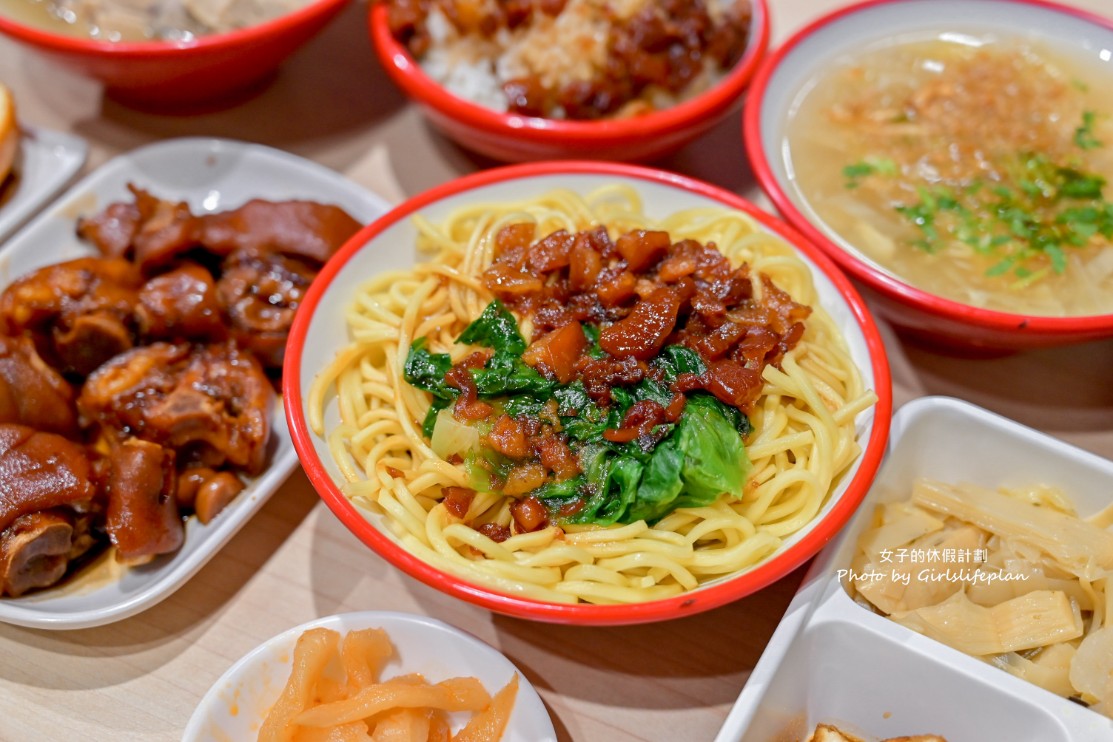 新豪記｜超人氣魯肉飯，免費加魯汁還可以免費加湯(外帶) @女子的休假計劃