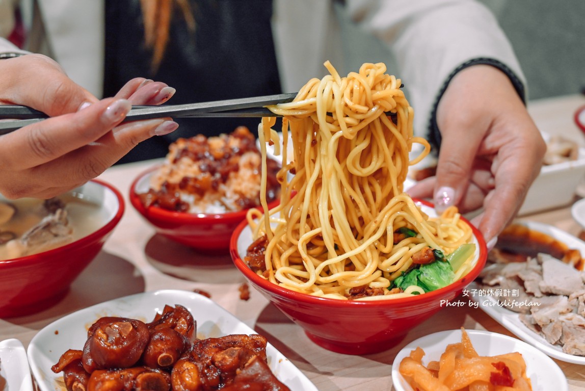 新豪記｜超人氣魯肉飯，免費加魯汁還可以免費加湯(外帶) @女子的休假計劃