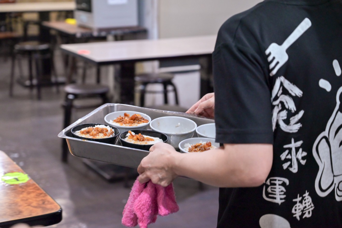 食來運轉｜內用滷肉飯吃到飽四款飲料隨意喝(外帶) @女子的休假計劃